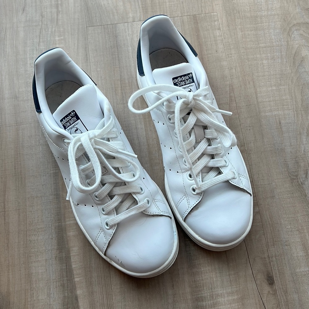 Adidas Stan Smith white sneakers navy accent women’s 7